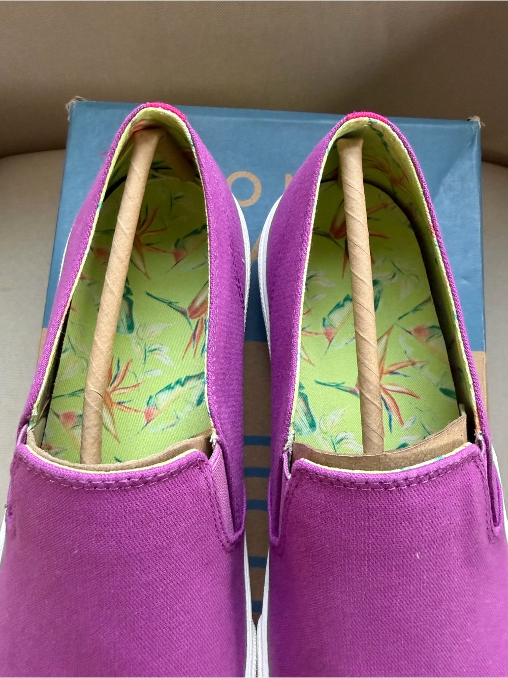 Vionic Groove Purple Slip-On Canvas Sneakers Size 9 Wild Berry comfort shoe NIB - Picture 2 of 11